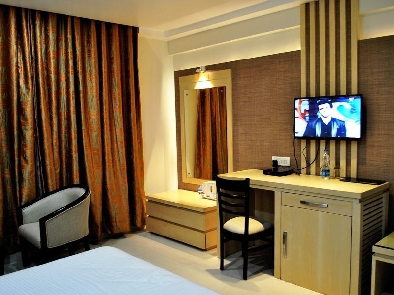 Hotel The Sapphire Grand Waranasi Zewnętrze zdjęcie