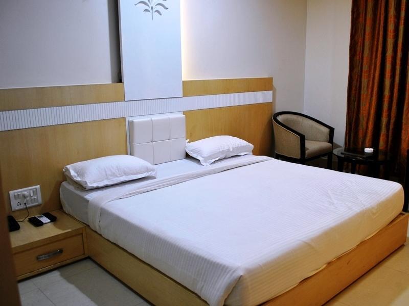 Hotel The Sapphire Grand Waranasi Pokój zdjęcie