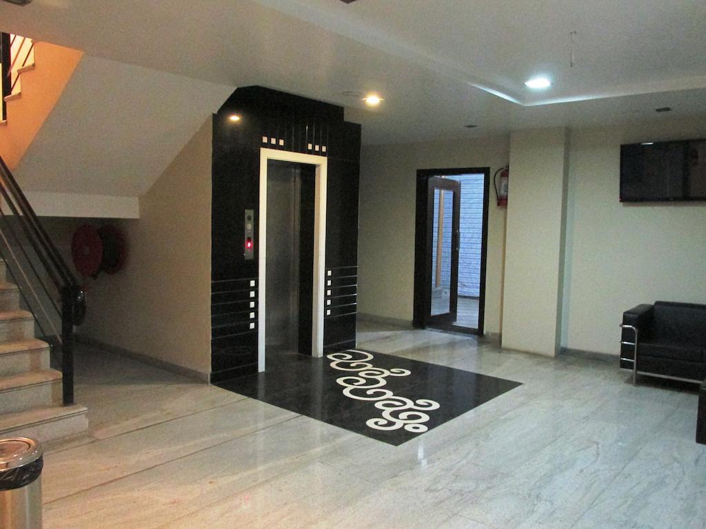 Hotel The Sapphire Grand Waranasi Zewnętrze zdjęcie