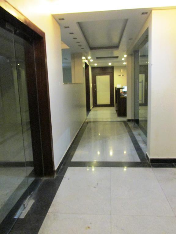 Hotel The Sapphire Grand Waranasi Zewnętrze zdjęcie