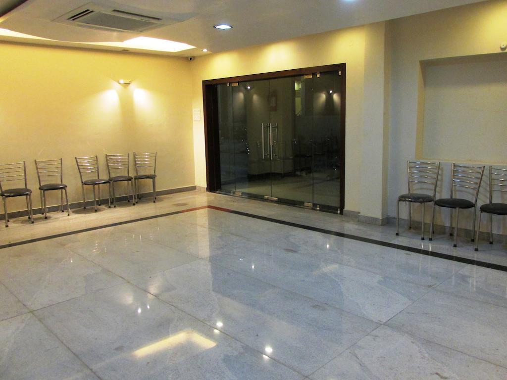 Hotel The Sapphire Grand Waranasi Zewnętrze zdjęcie