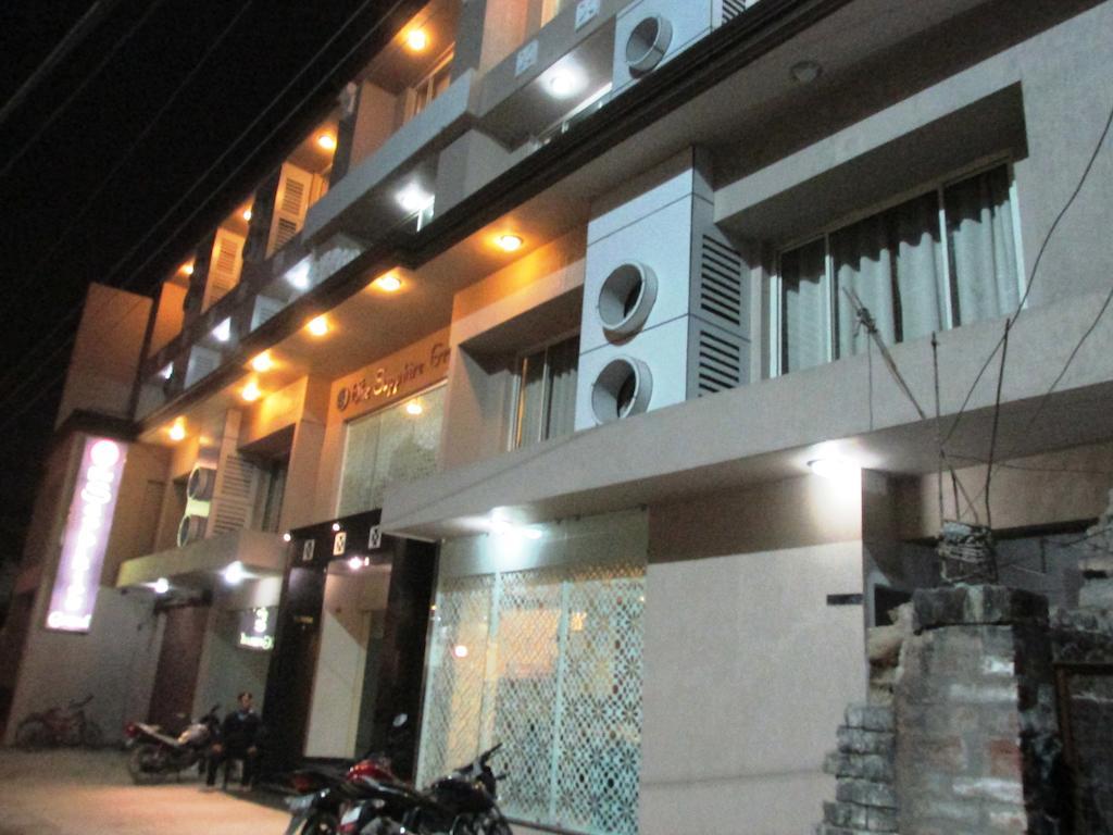 Hotel The Sapphire Grand Waranasi Zewnętrze zdjęcie